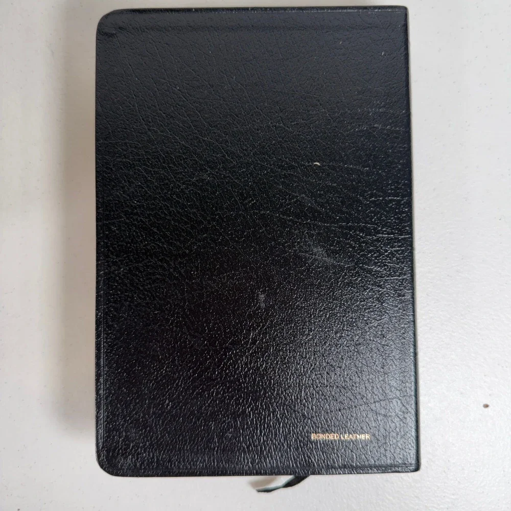 Nelson NKJV Holy Bible Giant Print Personal Size Reference Edition Black 334